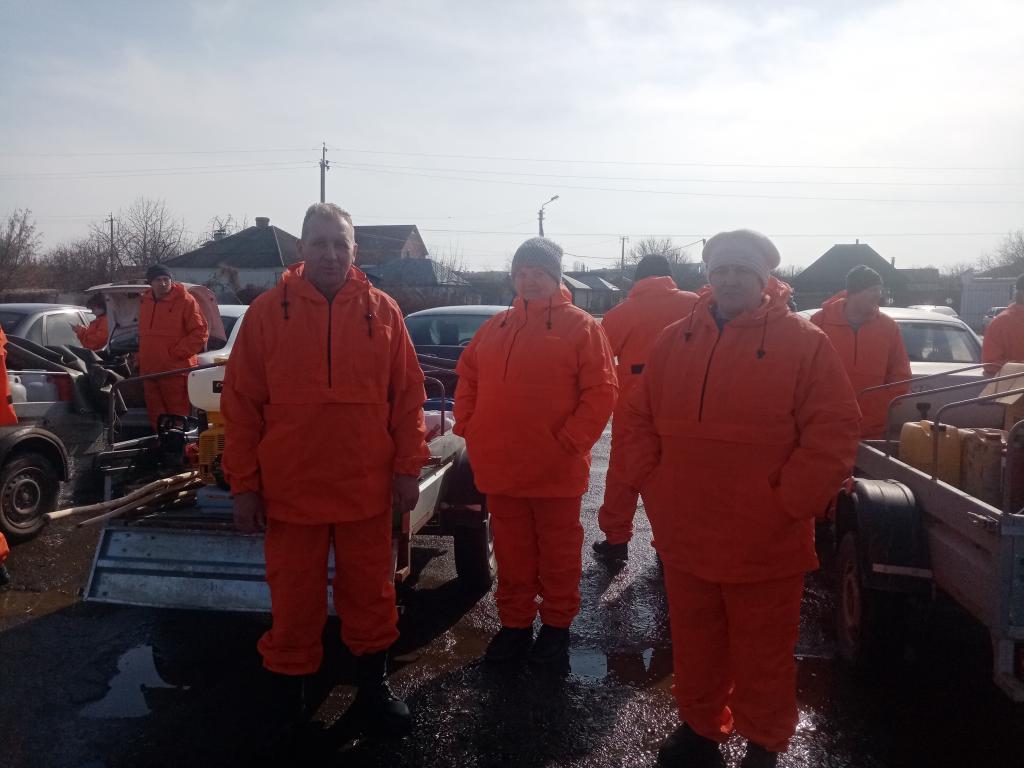 Добровольная пожарная дружина "Хлевищенская" приняла участие в смотре сил и средств готовности к пожароопасному сезону 2025 года.